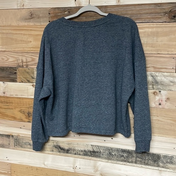 Calvin Klein size XL gray crop sweatshirt - Picture 6 of 6